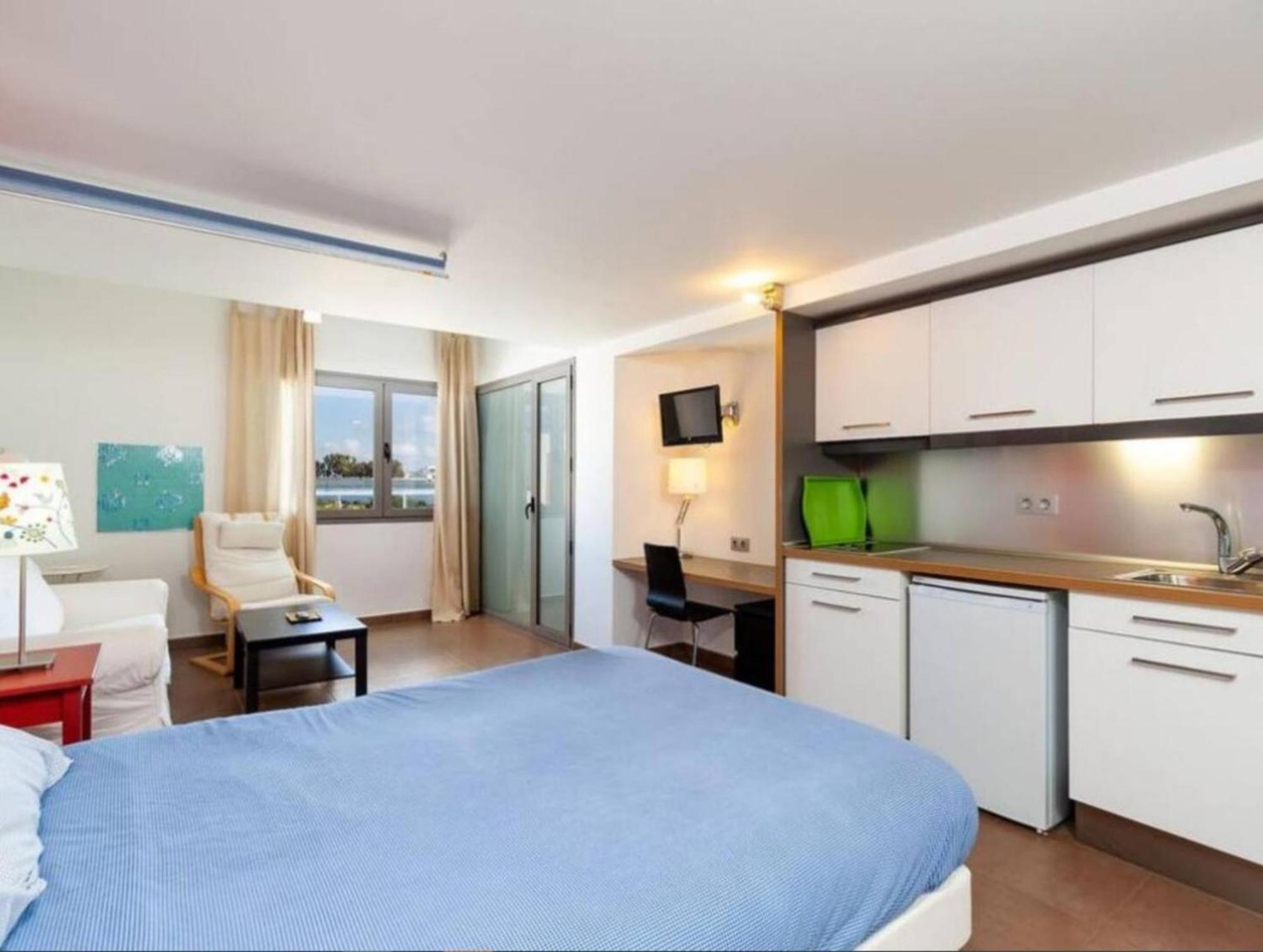 Apartamentos Alazul Lofts โกนิล เด ลาฟรอนเตรา ภายนอก รูปภาพ